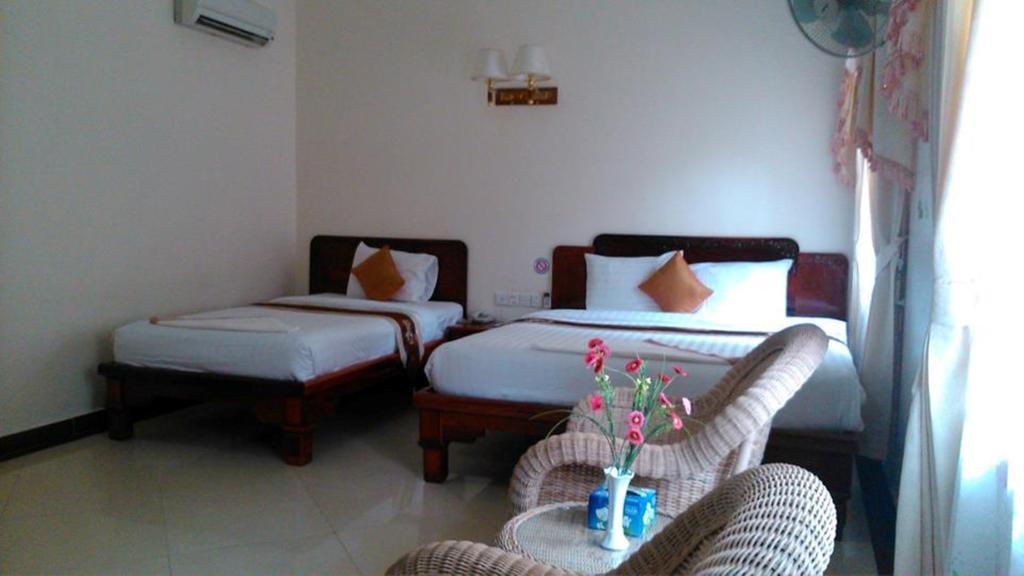 Victoria Hotel Battambang Room photo